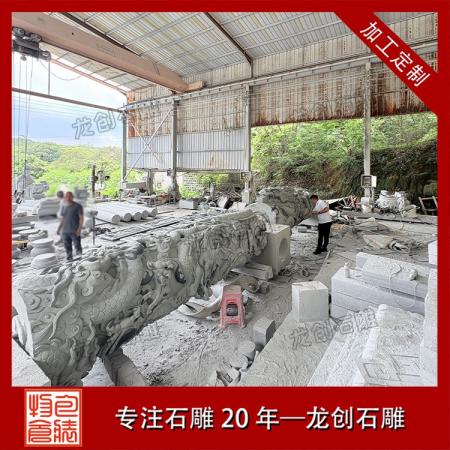 海外12米石雕龍柱案例分享